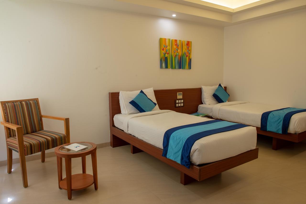 Hotel Mint Montvert, Baner Пюн Екстериор снимка