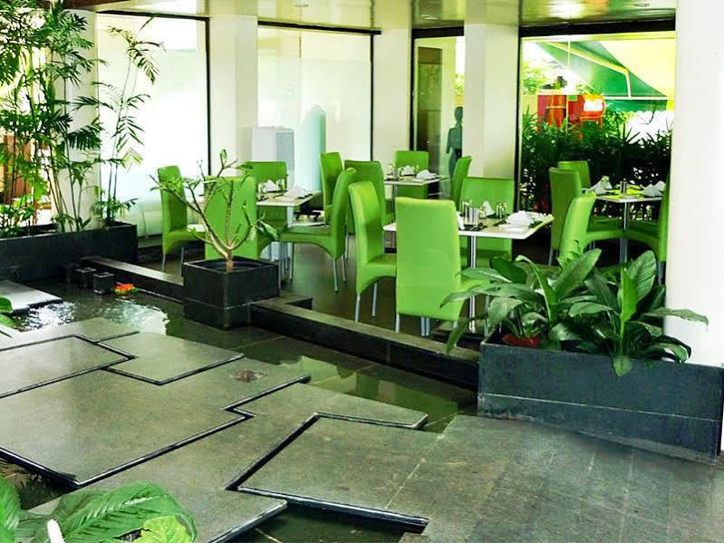 Hotel Mint Montvert, Baner Пюн Екстериор снимка